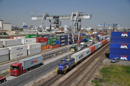 HexaReports's tweet photo. E-commerce logistics contributed 35% to Gati's standalone revenues in Q3FY18. Read more info visit @ https://t.co/cytlPjnrSP #Ecommerce #logistics via @medianama https://t.co/Ixg1EEOo5G