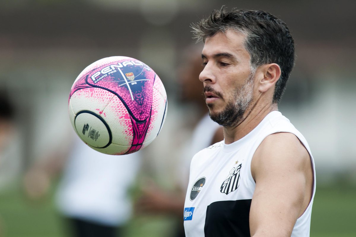 umdoisesportes's tweet photo. MERCADO DO COXA 

@Coritiba negocia para repatriar ídolo Leandro Donizete, descartado no @SantosFC

Acesse >> https://t.co/DErGW00NQy https://t.co/tUbW12ggFj