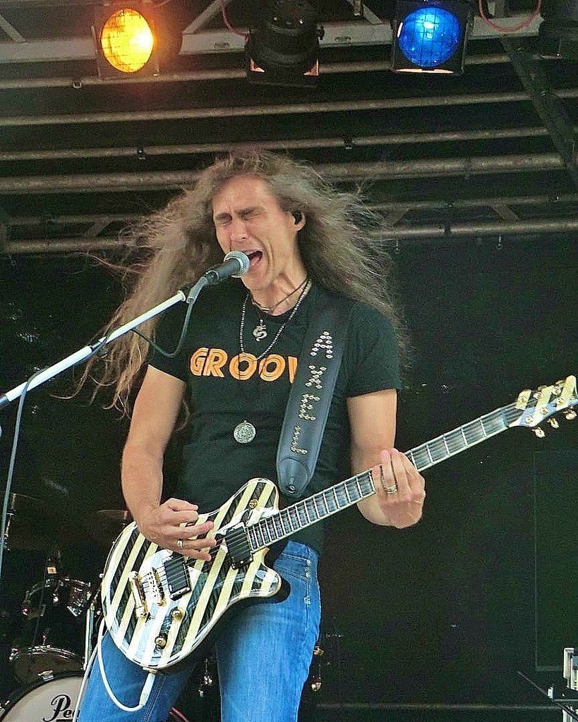 ironfinger's tweet photo. #axelritt #ironfinger #the_real_ironfinger #gravedigger #gravediggerband #emgpickups #caerstraps #tronical #hughesandkettner #framusguitars #cordialcables (hier: Nieder-Ramstadt, Hessen, Germany) https://t.co/R3EPx4T5nl