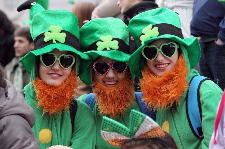 RRiversideHotel's tweet photo. ☘️ No cover charge for our St. Patrick’s Day Parade Party with @989TheBuzz! https://t.co/HtQEV83ZlW  #roc #StPatricksDay #party https://t.co/UvQhs72TyD