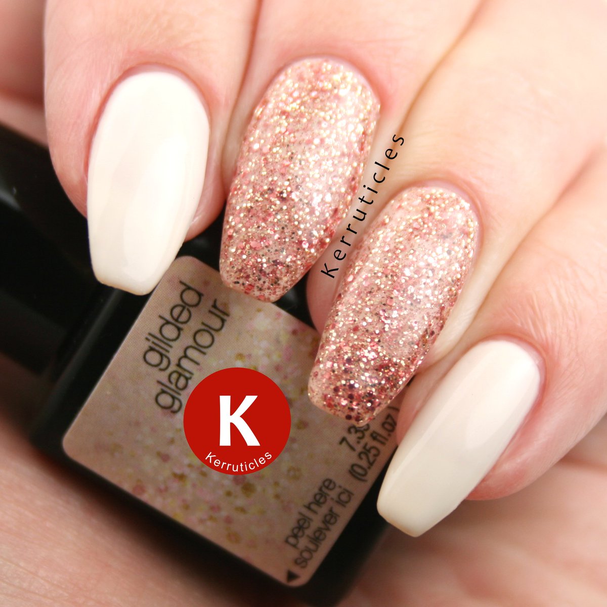 Kerruticles's tweet image. Lovely new glitter gel polish from @SensatioNailUK This is Gilded Glamour, a gold and rose gold glitter ckerr.net/2F01pQy With @BlueskyNailsCom BP09 #gelpolish