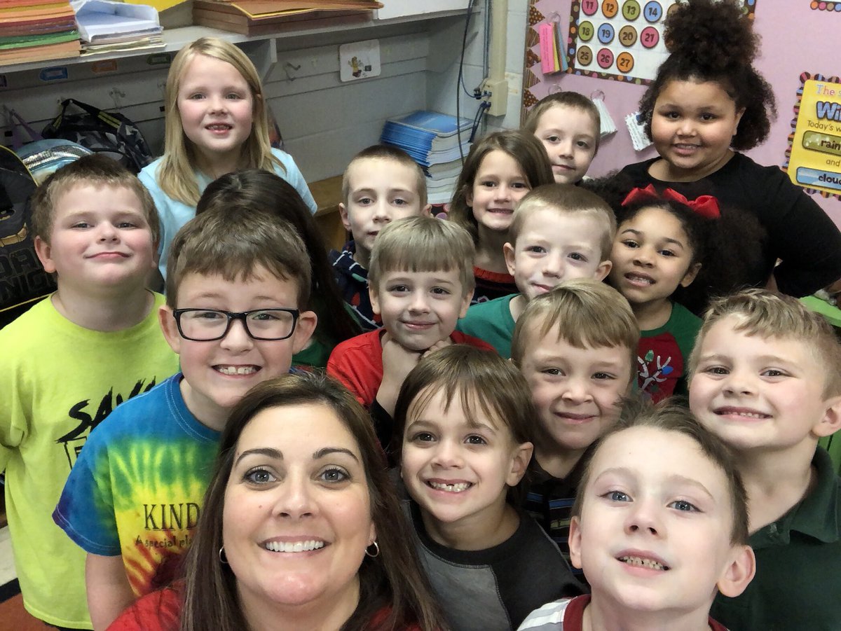 loriwarren74's tweet photo. So proud of my class!!! 100% attendance all last week and so far this week!!! #GetYourSelfieToSchool @eceswarriors @coffeecoschools @LDMcfall https://t.co/QhXjoctE17