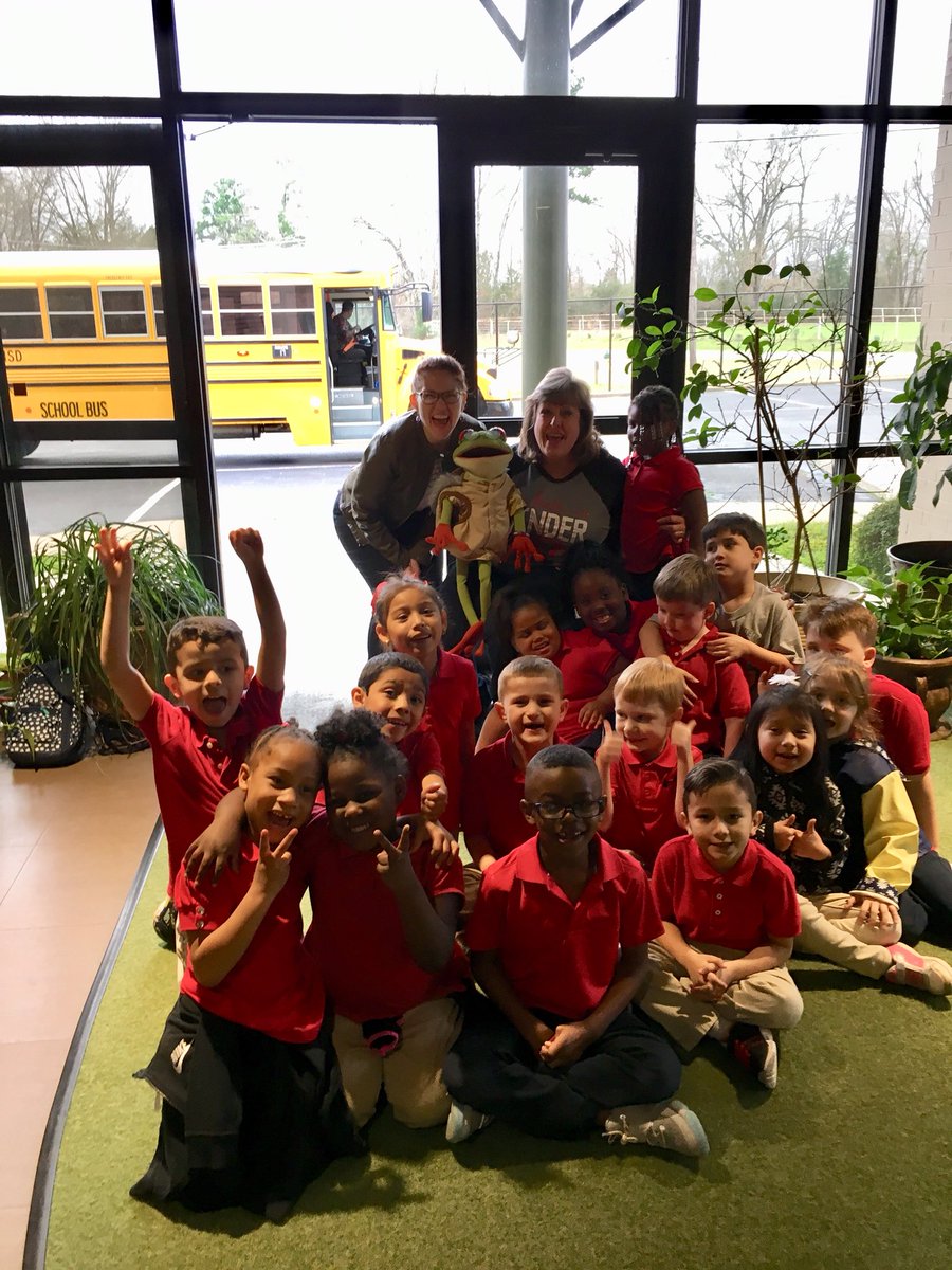 MrsSumnerKinder's tweet photo. Mrs. Sumner’s Kinder Class loves Region 7 and a Ecoland!!!
Great day with my little engineers! #samhoustonstem #maverickstrong https://t.co/ukpGqKyHQn