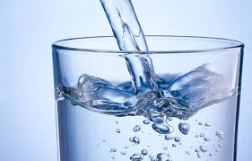 MidlandsMT's tweet image. With 'blizzard conditions' possible later this week and lots of colds, coughs and flu going around - don't forget to stay hydrated, eat well and warm up your voice before using it for long periods. #vocalrestifyoureill #voicetips #voicewizards
