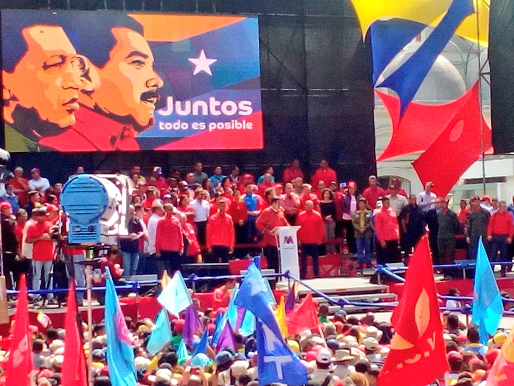 gestionperfecta's tweet photo. Nuestro candidato de la Patria @NicolasMaduro formalizó su inscripción ante el #CNE 
Cuente con todo el compromiso del pueblo de Lara. Daremos la batalla el próximo 22 de abril. Aquí no se rinde nadie. 
#JuntosTodoEsPosible https://t.co/plbkRRG1U0