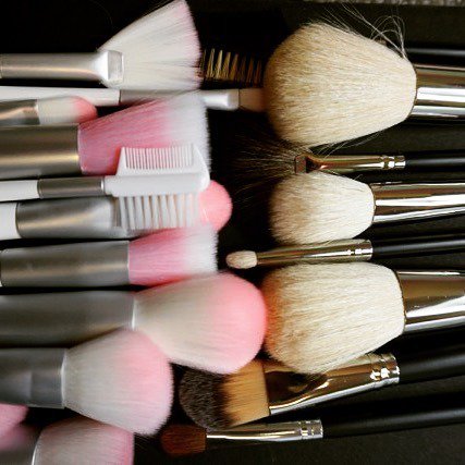 spicosmetics's tweet photo. Battle of the brushes, which collection do you prefer? 💗🖤
——————————————-
#spicosmetics #spisquad #brushes #makeupbrushes #love #pink #black #makeup #makeupislife #makeupmafia #wakeupandmakeup #collection #girlythings #glam #makeupcollection #chicago… https://t.co/9LEr8iSFw0 https://t.co/wZCfLHL8cp