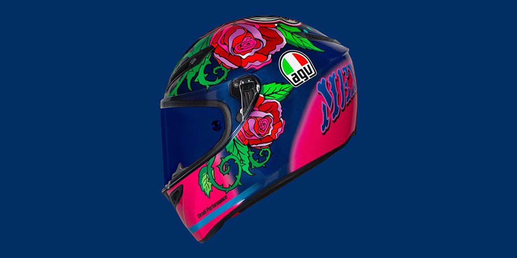 eBayNewsroom's tweet image. Motorcycle enthusiasts— looking to #FillYourCartWithColor? Riders are racing to @eBay in search of fresh helmets &amp;amp; gear, including spring-inspired designs straight from @MotorcycleShow’s 2018 #chicagoims: ebay.to/2EWVxr3