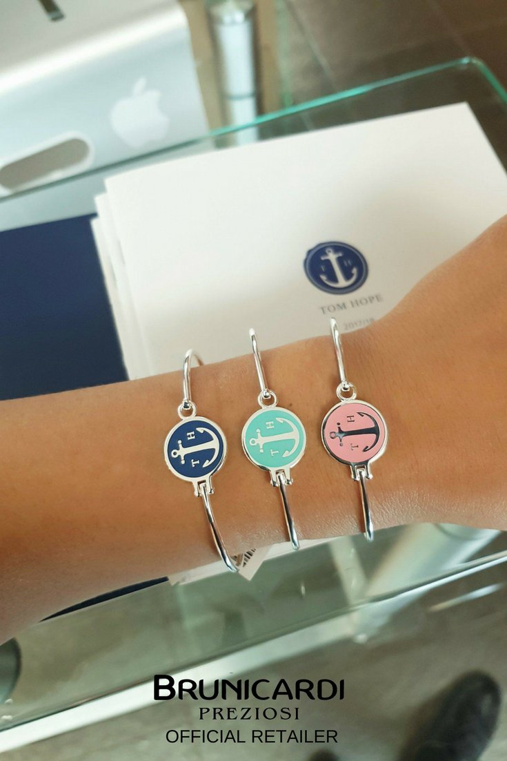 brunicardigold's tweet photo. #TomHope #NewCollection #Design #Jewels #Story #TomHopeBracelet #Speranza #Fashion #Nautical #Style #Anchor #MustHave #SapphireBlue #SunsetPink #VeniceGreen #BrunicardiPreziosi #OfficialRetailer #MarinadiCarrara #Tuscany #Italy https://t.co/jK99TAlrgw