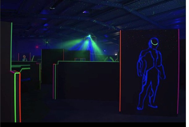 DiversityPlans's tweet photo. ¡El futuro ya ha llegado a DiversityPlans! 🤖
La mejor forma de poner en práctica vuestras dotes tácticas está en el Laser Tag. ¡Una experiencia increíble os transportará al futuro! 🚀 https://t.co/5PDUfcYxmq