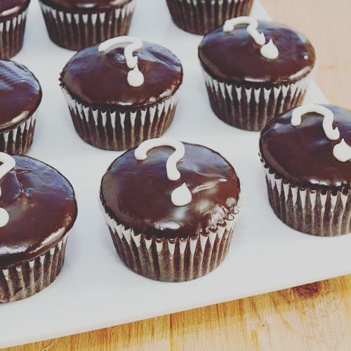 hellocupcakewa's tweet photo. What's your favorite flavor of Cupcake? Tell us &amp; it could be on our menu this week! https://t.co/bJyIpRZjHi