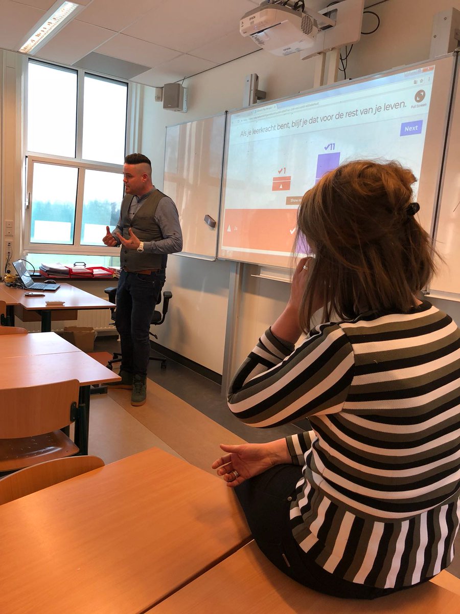 bsdebakelgeert's tweet photo. Op EC Boxmeer met HAVO/VWO-leerlingen gepraat over het vak van leerkracht PO. Lln. waren betrokken en oprecht geïnteresseerd. Zeker 7-tal studenten gaf aan serieus na te denken over PABO/ALPO. In deze tijd van toenemend lerarentekort een hoopvolle beweging richting toekomst! https://t.co/rCSbsgdGj7