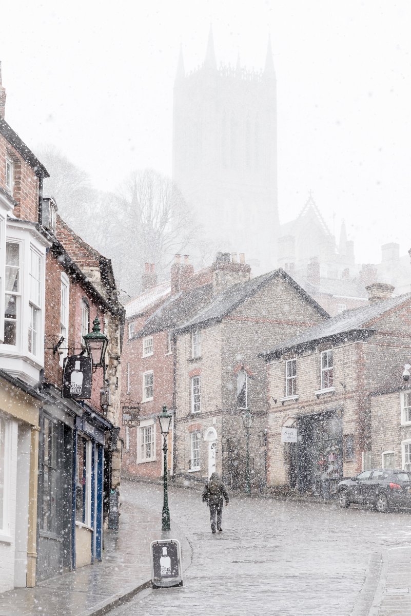 Our beautiful cathedral; snow drenched #lovelincoln #Lincoln #visitlincoln #snow #snowuk #snowday #ThePhotoHour
