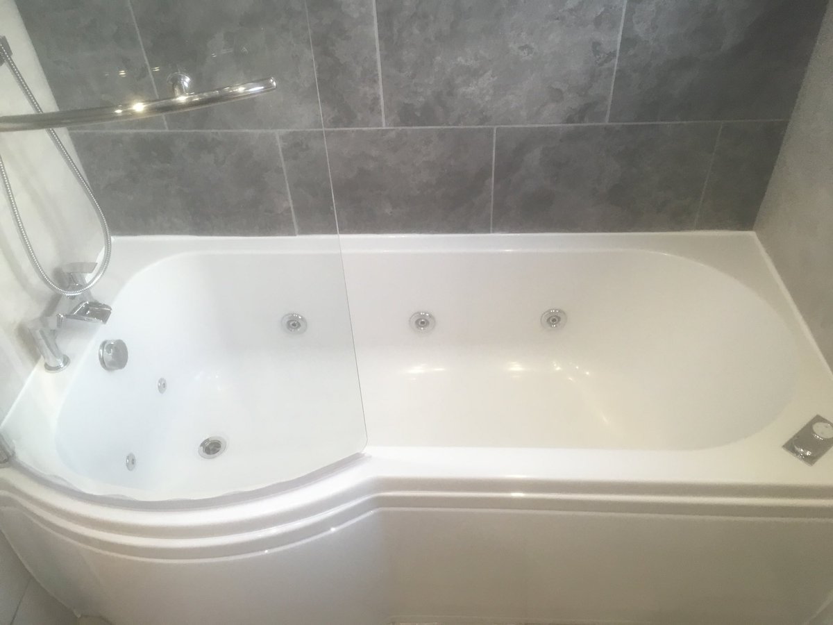 bigcharliebcafc's tweet image. Beautiful bathroom? Looks like Carlton have been around #delightedclient #professionalservice