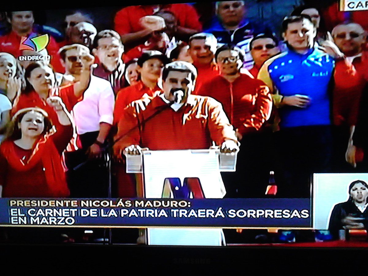 LaAranera's tweet photo. Para los que dicen que @NicolasMaduro no tiene pueblo, ¿será q los qué están a su alrededor son hormigas? No mundo es pueblo soberano apoyando al hijo de Chávez #JuntosTodoEsPosible https://t.co/sQMy9O4pzC