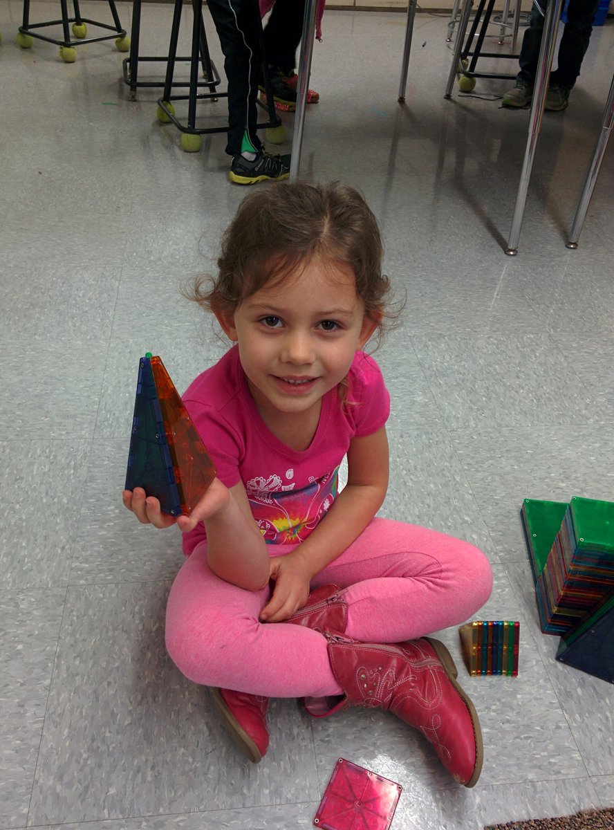GullettSTEAM's tweet photo. Kinder making 3d structures in steamlab!  @GullettGeckos #shapes #3D https://t.co/M26KxgwqRe