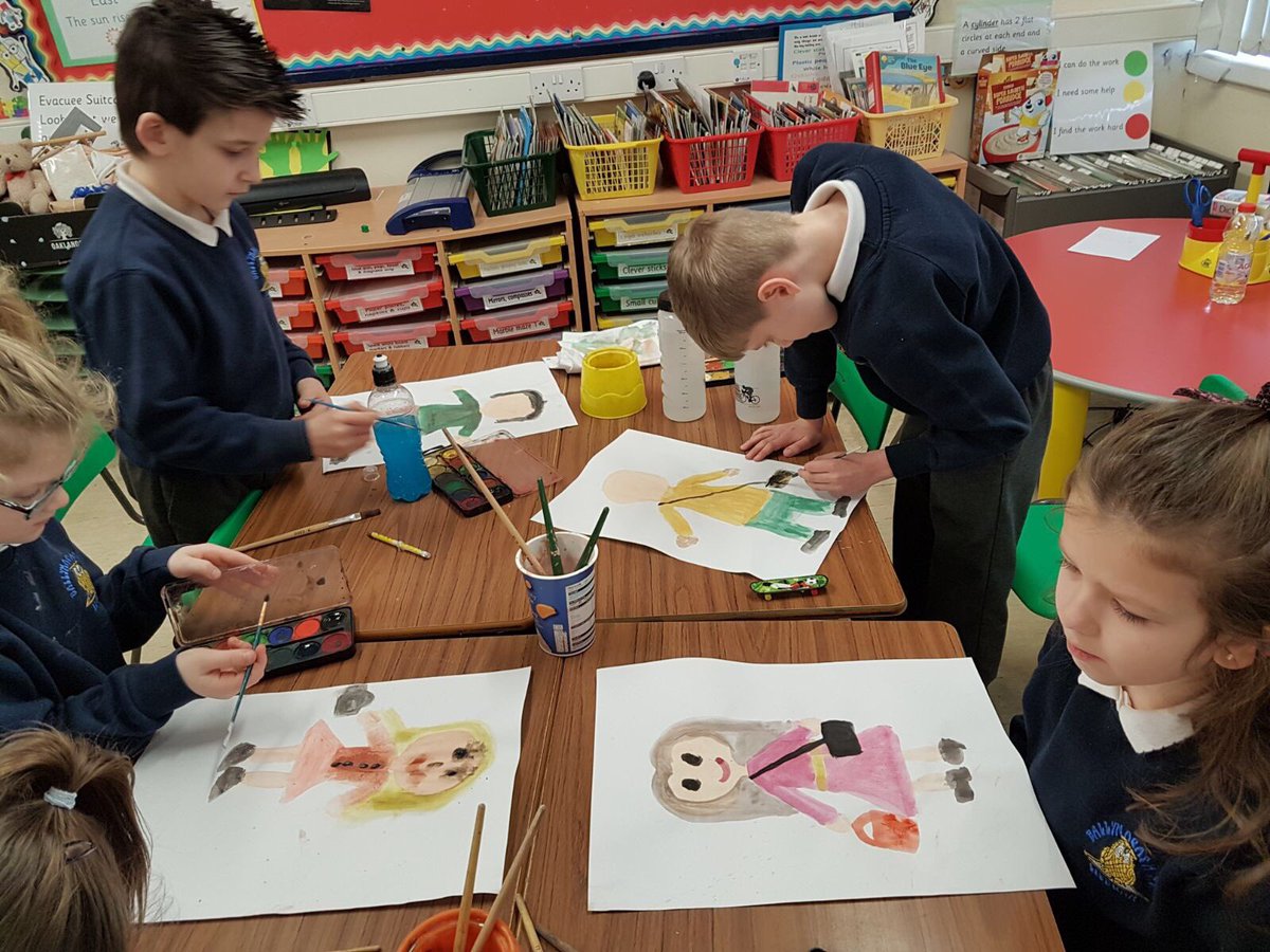 BPSLisburn's tweet photo. P4 sounding the air raid alarm 🚨 and painting 🖌evacuee pictures #learningaboutWW2 https://t.co/ZoP3G0UALp