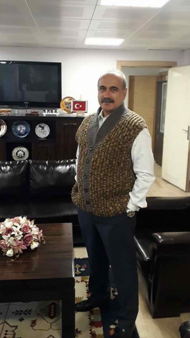 hakan_avci06's tweet photo. #ismailcizikçi 15 temmuz sabahında henüz çatışmalar devam ederken postacıları Kızılay Meydanına çıkaran kişidir sadece bir bürokrat değil iyibir vatanseverdir. https://t.co/F3iv7Wji4C