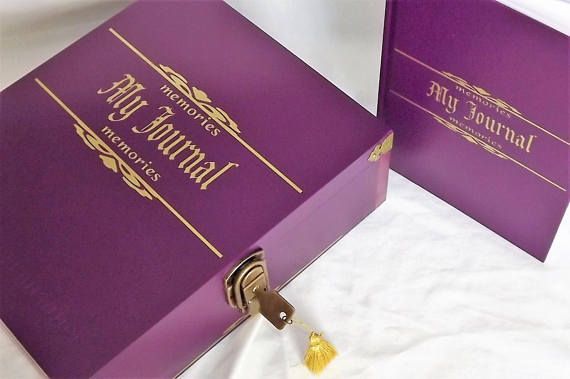 AffirmationDAWN's tweet photo. LOCKABLE WOODEN JOURNAL DIARY BOX
#Journal #lockableJournal #lockbox #woodworking #journal #diary #storage #secrets #Lockbox #journaling #yourhome #Etsyaaa #Etsymntt #EtsyBot2 #etsysocial #Etsyuk #giftset #EtsyFinds #etsycaching #personalstorage #interior
https://t.co/mja4MydtNf https://t.co/qxDnwEoFad