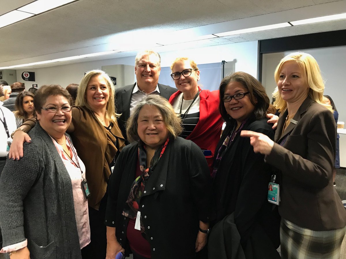 samris_united's tweet photo. Celebrating Sorona at SFO #core4 @weareunited https://t.co/azKsT5VFqc