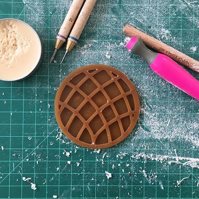 SarahCecelia's tweet photo. getting closer to a finished coaster model 🍸#waxcarving #handcarved #sarahcecelia #acreativedc #madeindc https://t.co/ijlEKPKVw2 https://t.co/t28Vp5Krmw