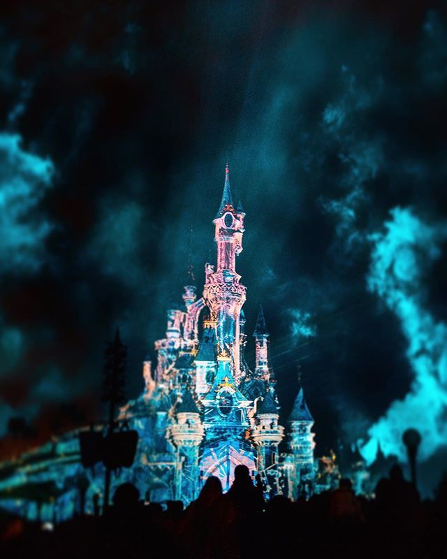 partissimo's tweet photo. Un soir d’hiver à @disneylandparis 🌪
•
#photography #disney #disneylandparis #beautyandthebeast #beauty #beast #visual #art #music #picoftheday #pictures #igkillers #shooting #travel #travelblogger #quotes #quoteoftheday #quote #castle #smoke #motiva… https://t.co/NK6yZqGXbN https://t.co/lrtA7LkjaH