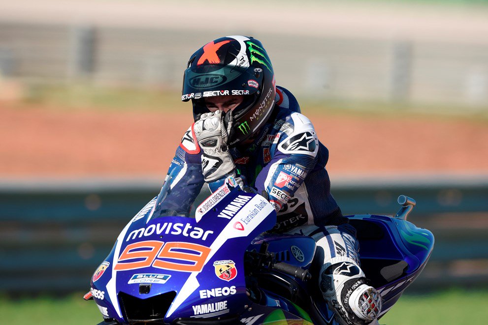 JesSanSan's tweet photo. 👏 Grandes recuerdos de @lorenzo99 ➡️ https://t.co/Dvc3TPnLIf ⬅️ Las 5 mejores carreras del #99 en estos 10 años en #MotoGP! Estáis de acuerdo? 😜 https://t.co/nY1TNNZRCd
