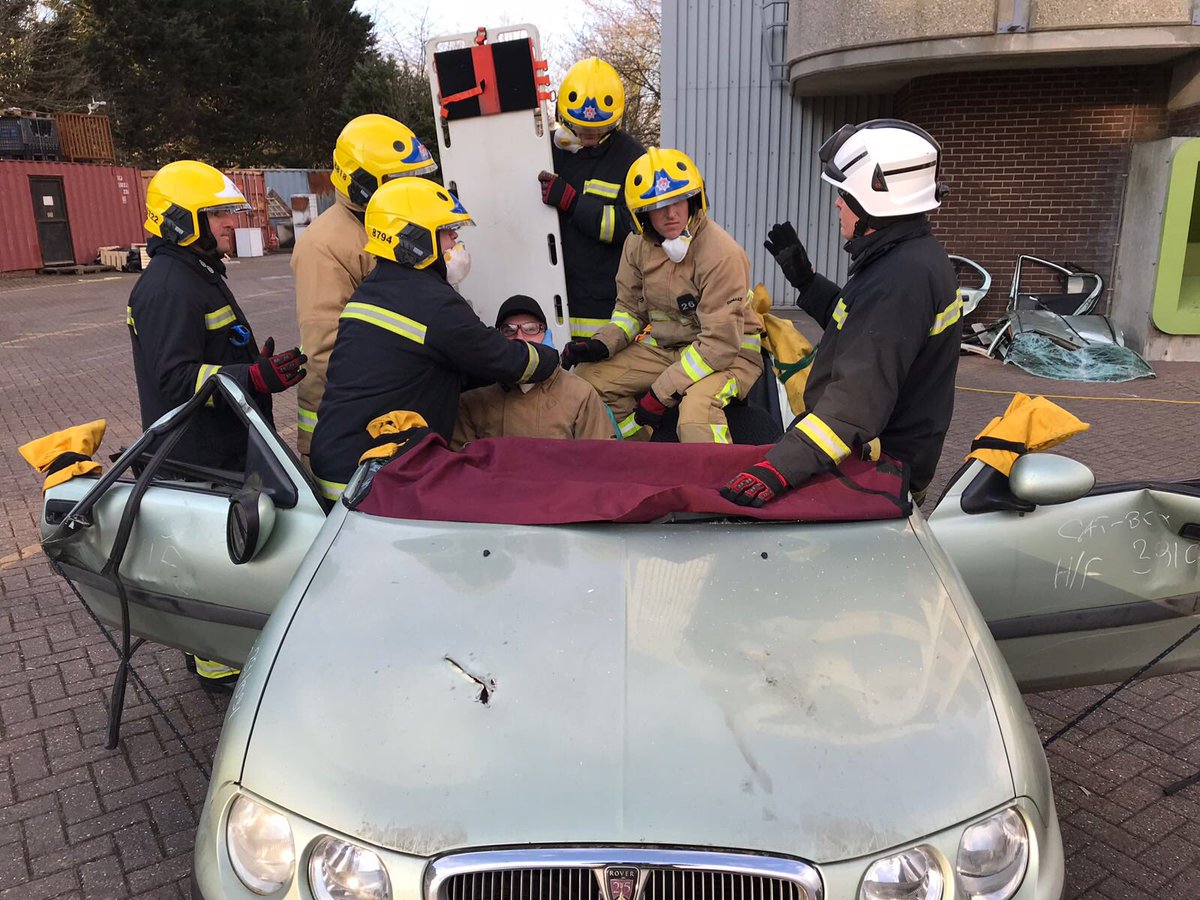 HIWFRS_LandD's tweet photo. MOD D - RTC initial today we have covered theory modules this morning in extrication techniques, vehicle technology and alternatively powered vehicles followed by a practical session #dashrelocation #ramming #dashlift https://t.co/mVNQCyvPXq