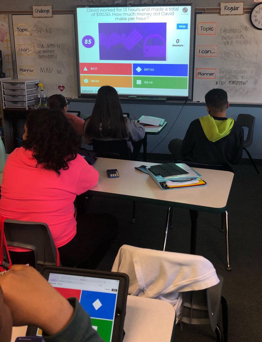 ChelseaJacobs23's tweet image. Kahoot review for our test tomorrow! Students 💛💛💛 @GetKahoot #lmstech