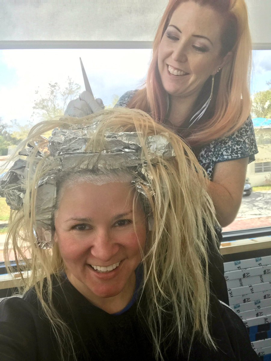 I said this should be my spacey hairdo for our next Apollo Celebration Gala in July. Just goo in my hair with foils and crazy strands hanging over. apollocelebrationgala.com