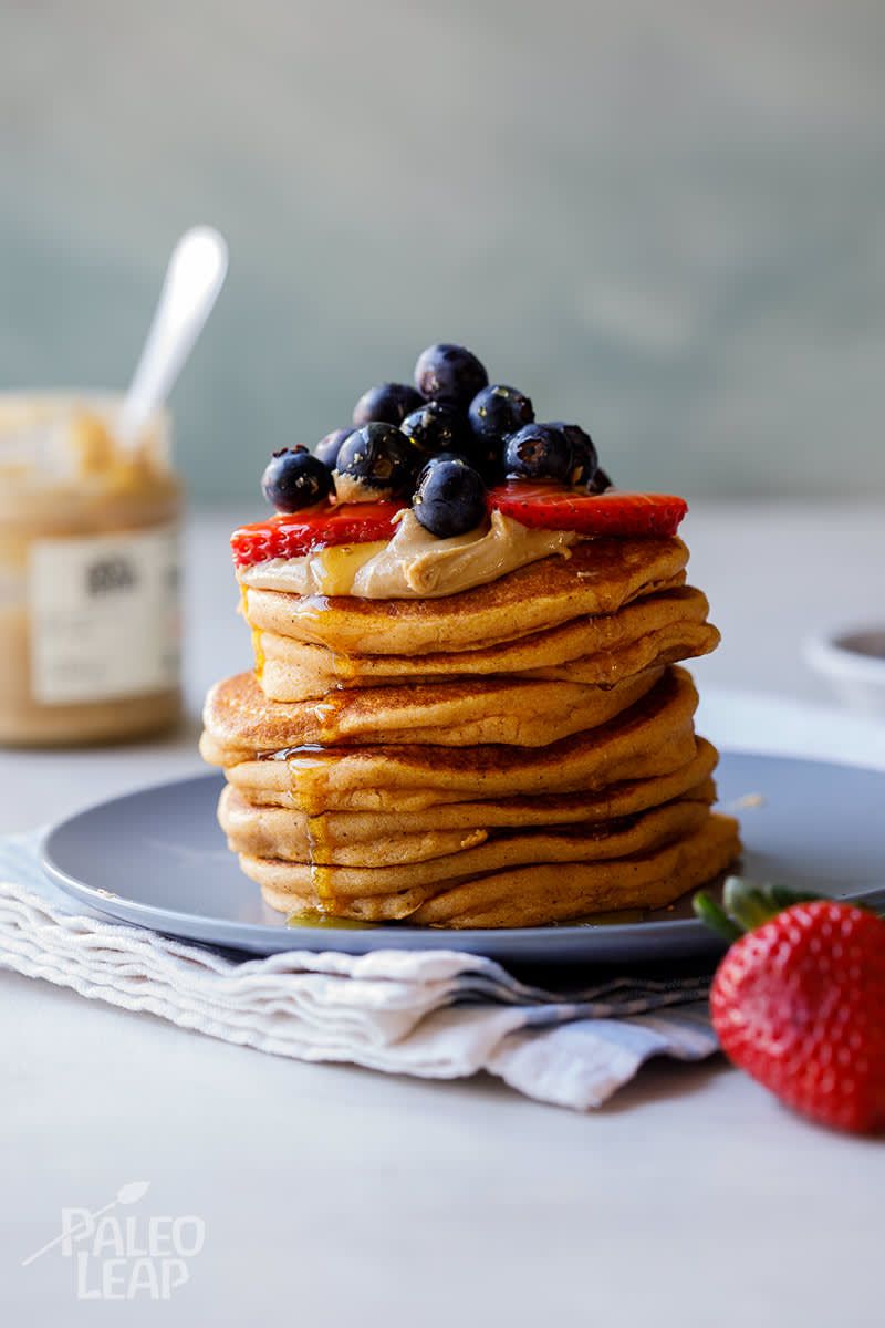 PaleoLeap's tweet photo. 🥞Fluffy Sweet Potato Pancakes: https://t.co/0TPfSZACy0 #NationalPancakeDay #Paleo https://t.co/kwO7a1tdWX