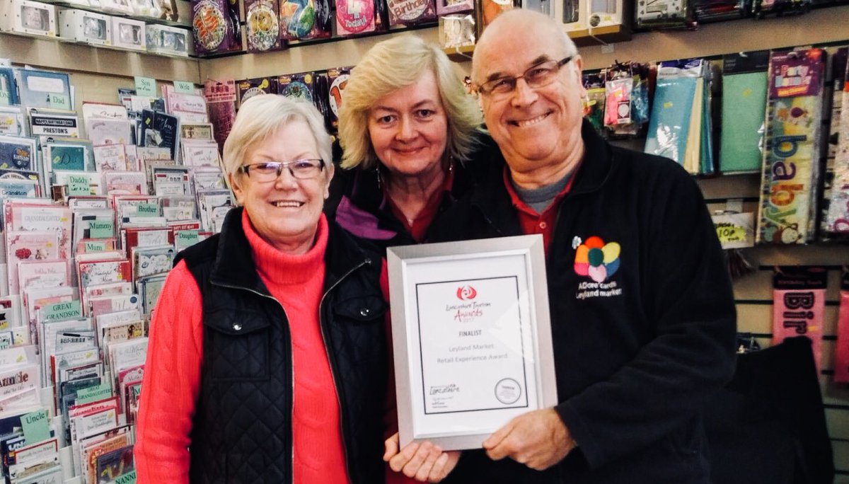 southribblebc's tweet photo. 👀 Look what’s arrived in the post! @leyland_market’s finalist certificate for the @MarketingLancs Lancashire Tourism Awards #LTA17. Proudly modelled by market Traders Marilyn, Anne & Dave 😀 https://t.co/DO5N7qMA5z