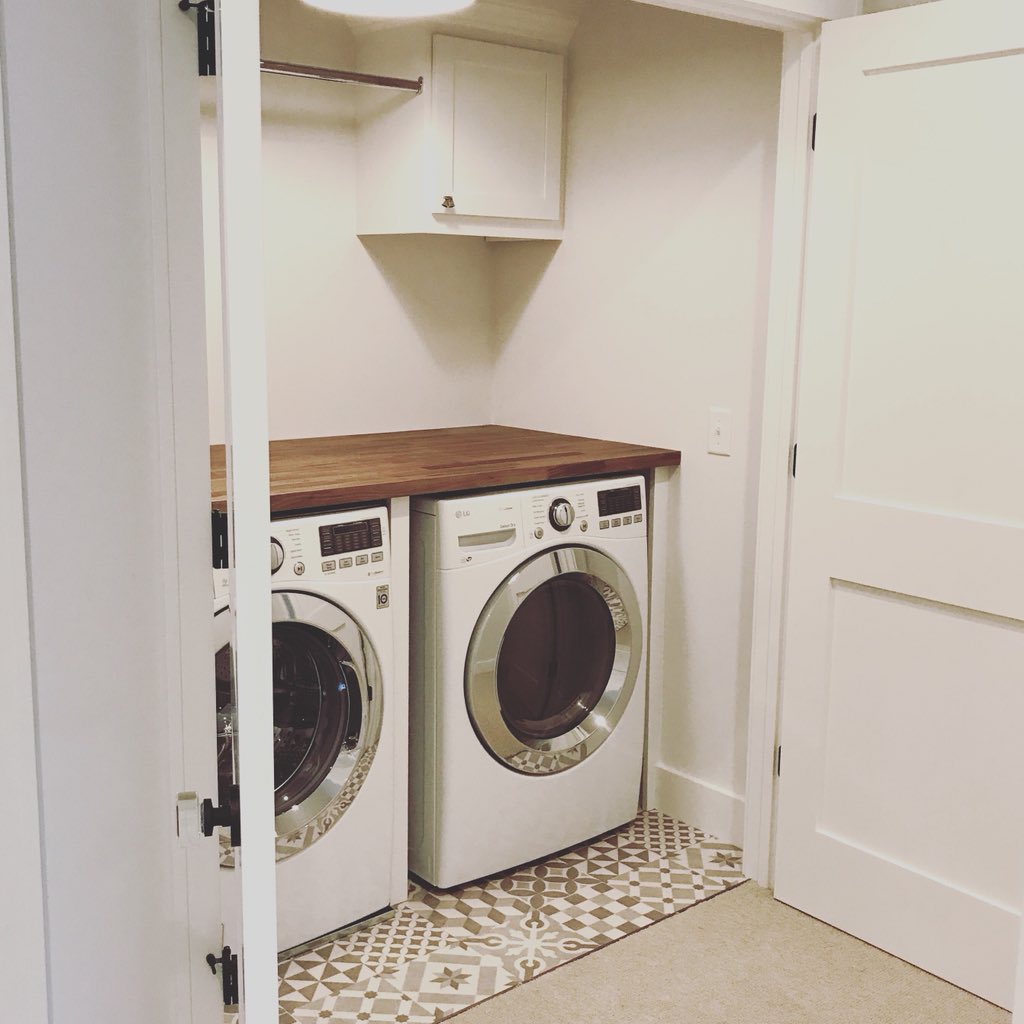 cottage_designs's tweet photo. Wash day!👕 Our Wooddale cottage has 2 laundry areas: one on the main floor and this one on the second floor. What’s your ideal laundry room setup? One or two, and located where in your home? #5913WooddaleAv #edinacottage #laundryroom #cottahehomedesigns #edinahome #forsaleedina https://t.co/dyKXw0ACpG