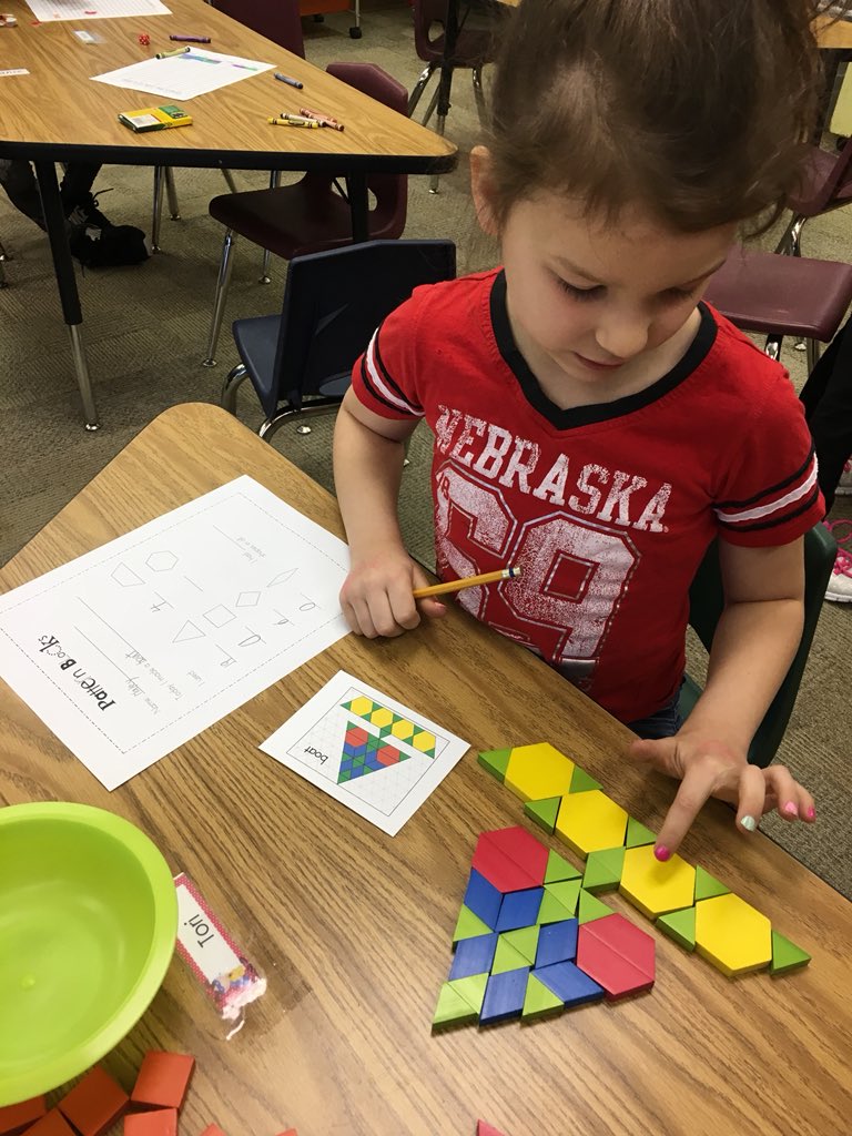 AudSamKdg's tweet image. Working hard to duplicate pattern block pictures and record what shapes were used. #yorkdukes #spatialawareness #geometry
