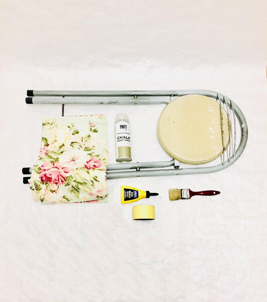 REinventa12's tweet photo. Esta vez, es el turno de un viejo y oxidado taburete. Le daremos un toque de color, con el oliva vintage y una tela floral. ¡Vamos allá! 😊 @novasolspray #ceys #pintyplus #reinventar #taburete https://t.co/Xz1SfquOEU