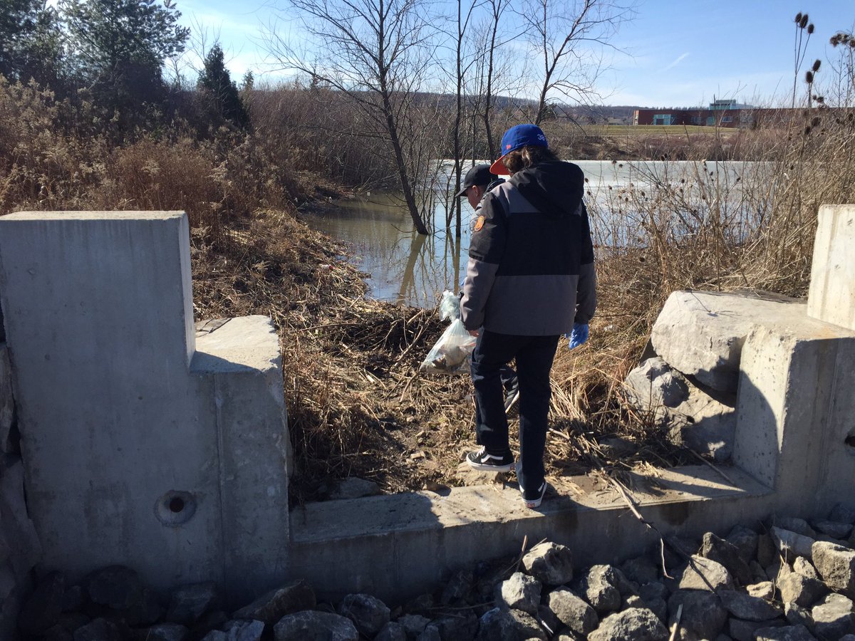 KThomsonQH's tweet photo. #Plogging #cleanmilton #ploggingcanada the first @QHMilton @MissDonovan14 https://t.co/P8inHNXDRC
