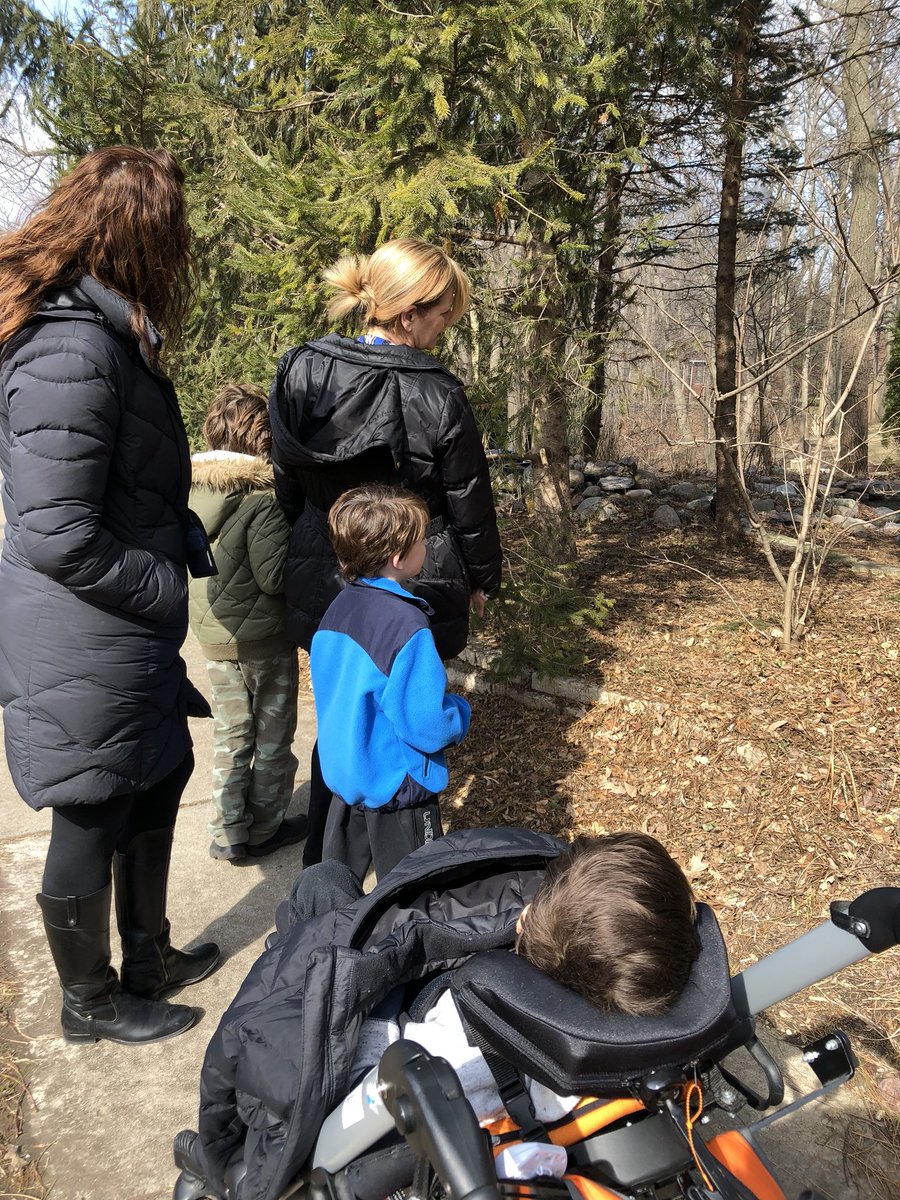 TyraJambois's tweet photo. Enjoying the ☀️ on a safety walk #raviniarocks https://t.co/kdcnIbxS2Z