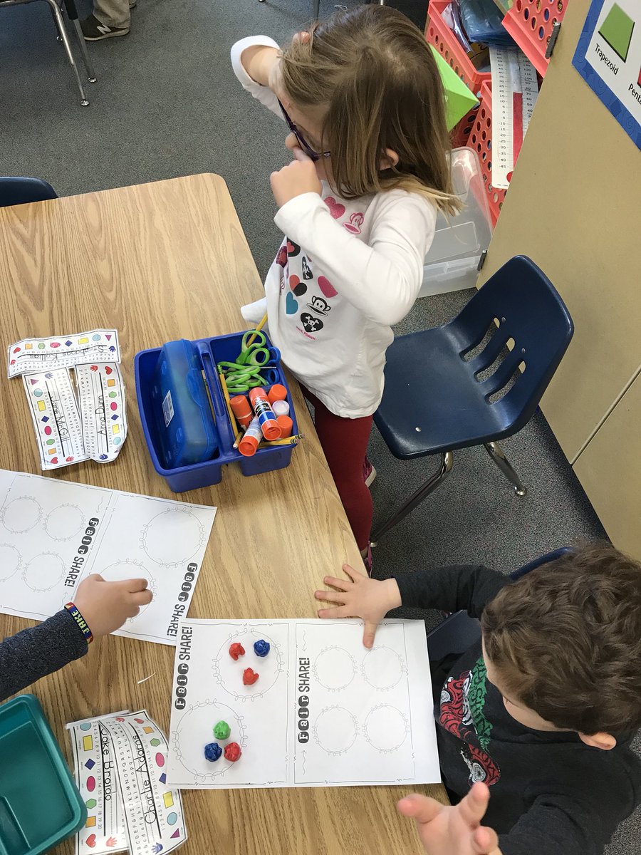 morgankinder165's tweet photo. Fair sharing in math #TuckahoeRocks @TuckPrinc https://t.co/xCqRzypY0v