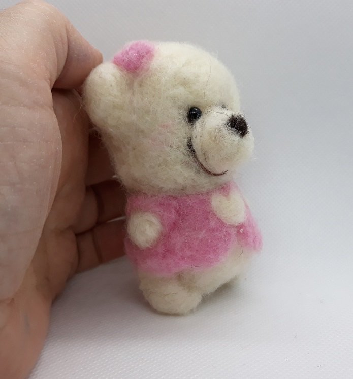 bvalevska's tweet photo. Little felted pink bear #needlework #littlebear #miniature #lovefelt #softbear #softanimal #feltart #pink #animaldecorations #decor #decoratins #miniatureanimal #waldorf #love #wool #handmade #cute #bearart https://t.co/UqeXRDWraC https://t.co/BUbig2vRaq