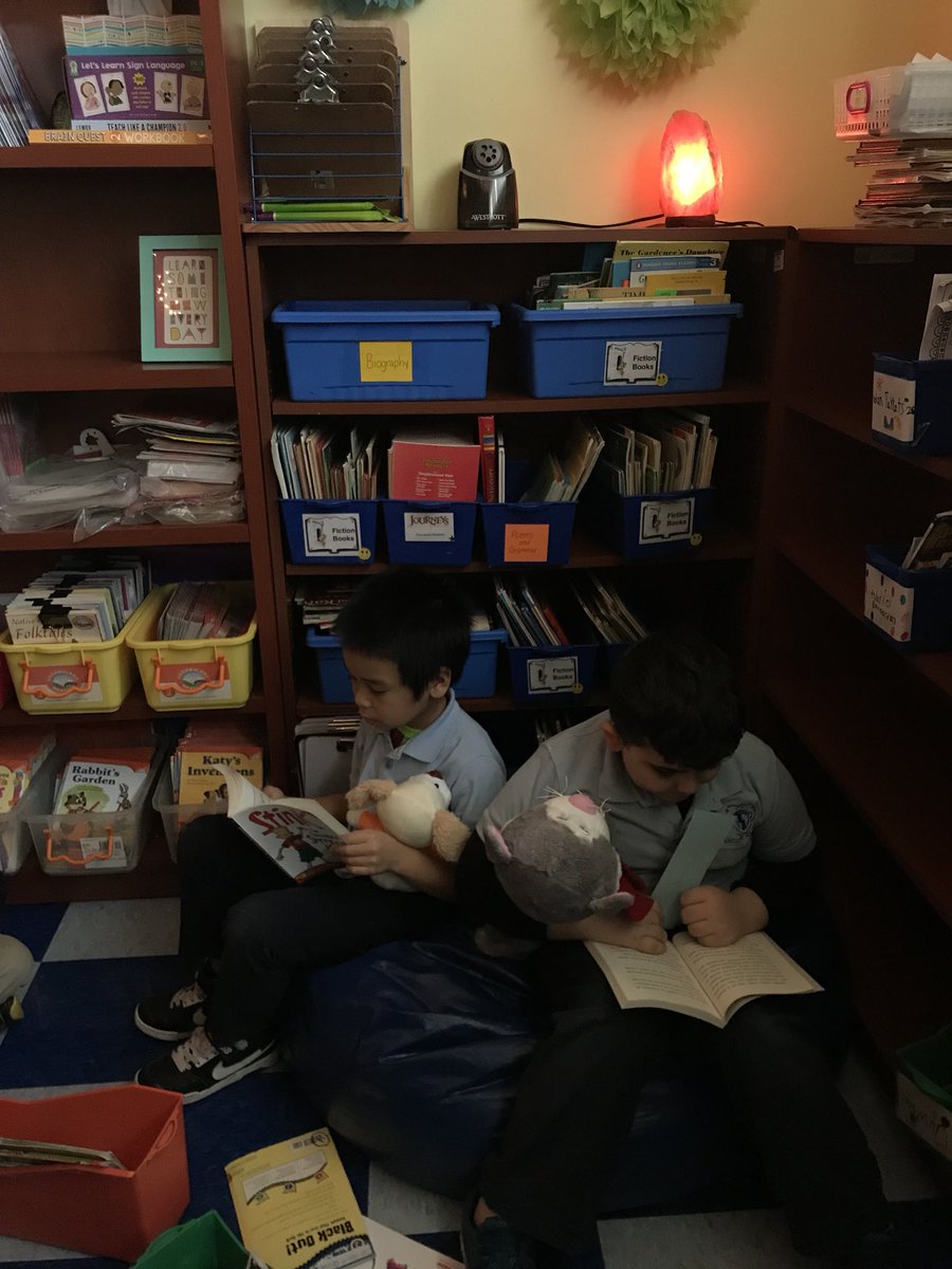 DEAR time! 📚 Today students were allowed to bring in a stuffed animal to read to! #ReadAcrossAmerica <a href="/SyracuseAcademy/">Syracuse Academy of Science</a> #SASatoms