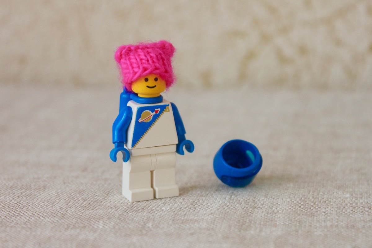 ValyaBoutenko's tweet photo. Excited to share the latest addition to my #etsyshop #pussyhat #kittycathat #pussyhatproject #feminist #feminism #cutehat #knithat #knitting #supplies #valentinesday #knitting #luckyfoxknits #lego #legoguy #equalrights https://t.co/NrdGthwih3