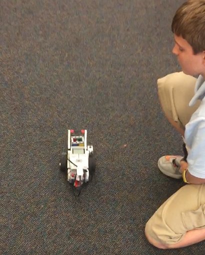 csfedtech's tweet image. Robotics and programming start in prekindergarten @CanterburyFL. Below a grade 5 student completes his first challenge with the LEGO Mindstorms EV3 Robot.