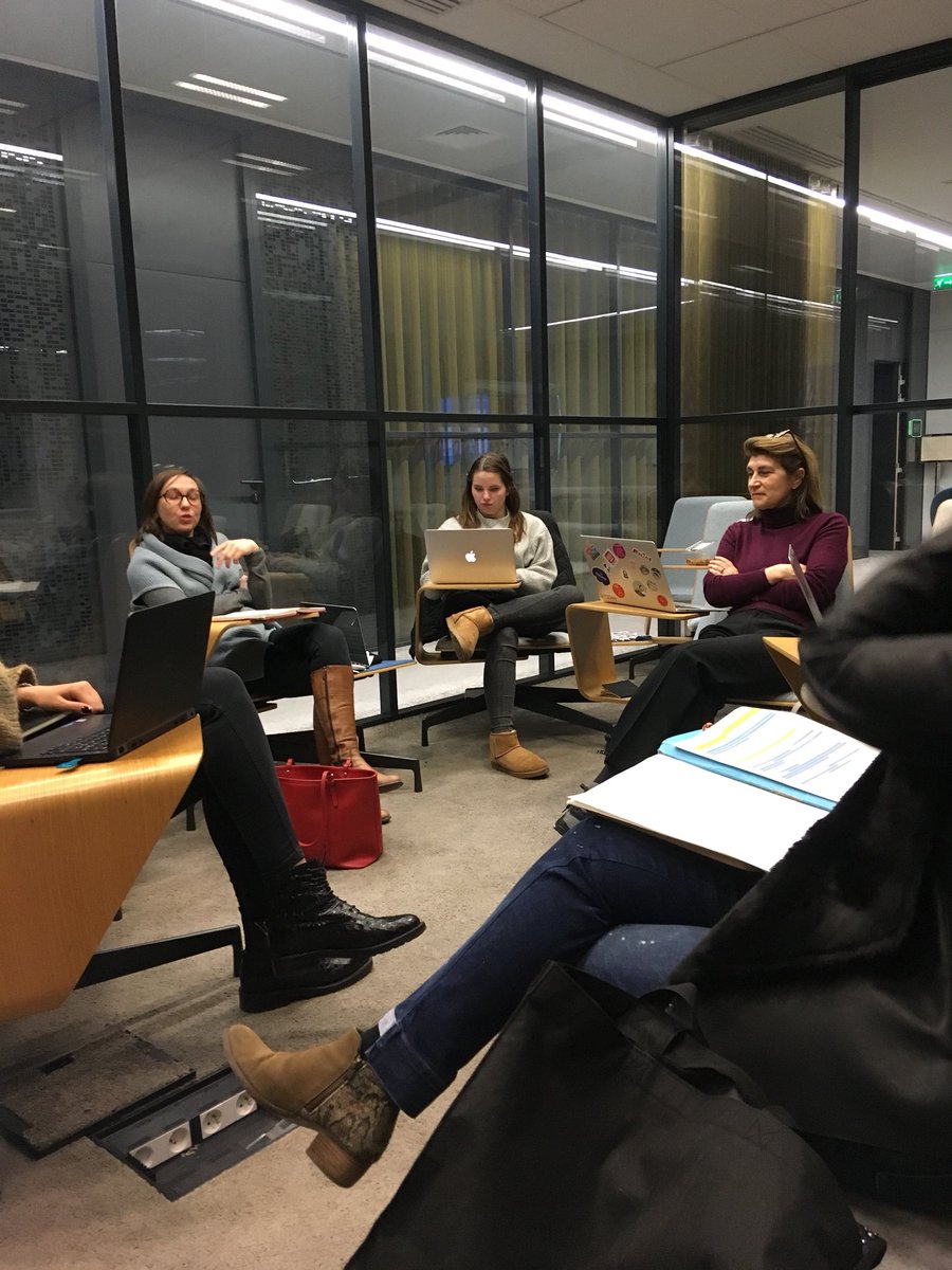 Alban_Paulet's tweet photo. La masterclass #cosmetique #MBADMB toujours au poste #hardwork chez #groupeonepoint rdv le 25 avril #disruption #TransformationDigitale #Beauty #Digital #UXdesign #BigData #UserExperience https://t.co/AogypHNNGu