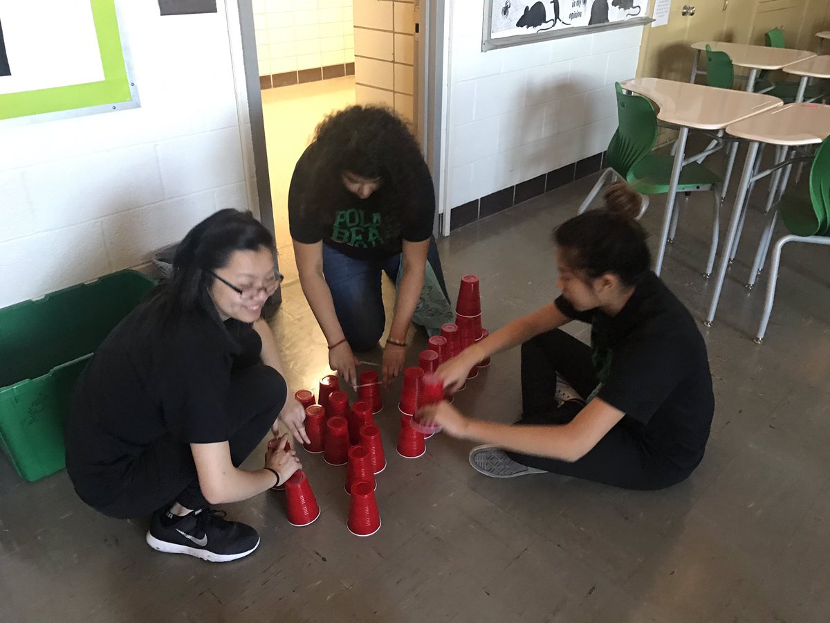 nhs_bearsden's tweet photo. Stacking cups with rubberbands! 20 pts down ✔️ https://t.co/BkcVCduSGr