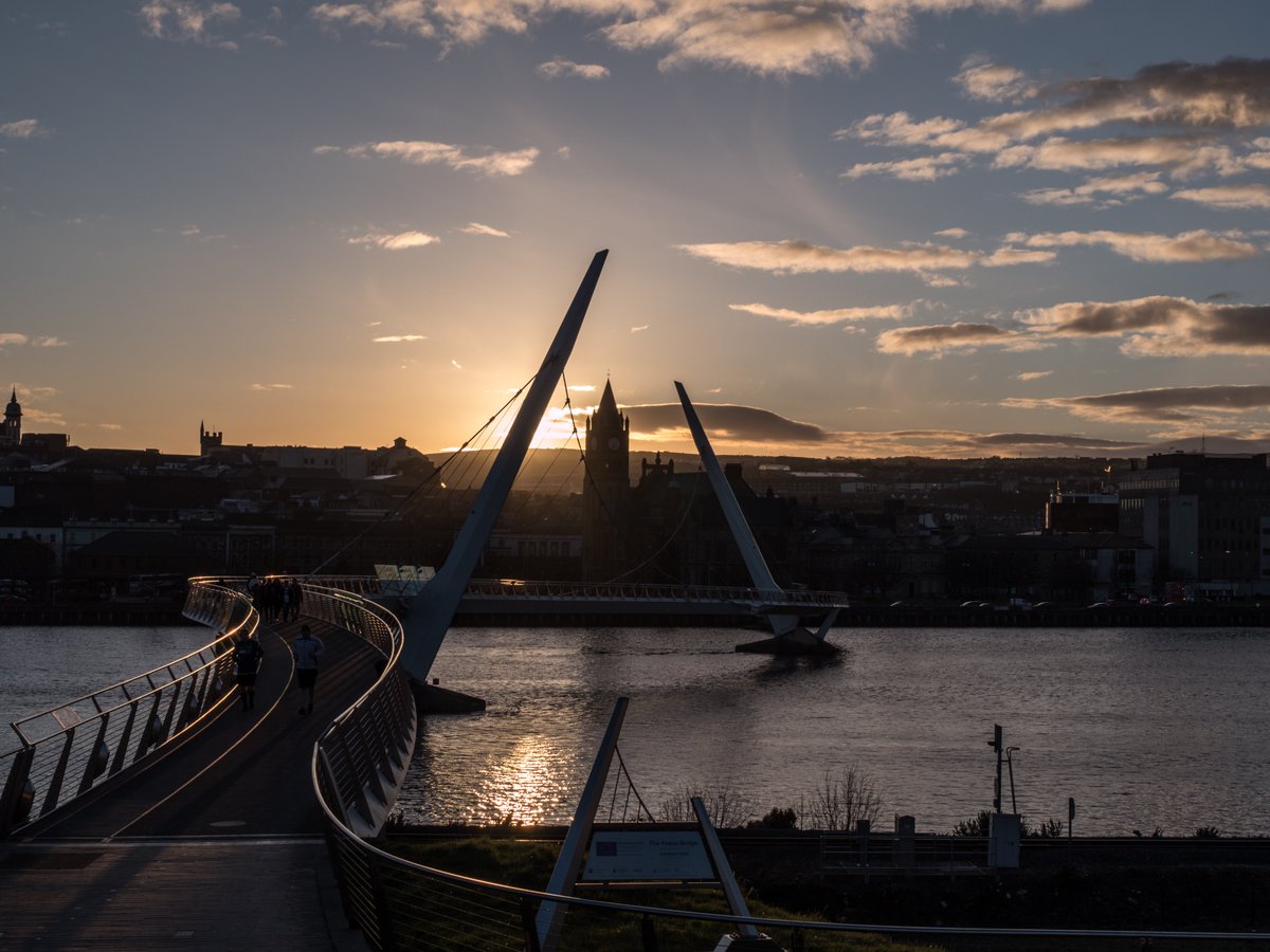brian_brob84's tweet photo. A wee walk around #derry at sunset

@newslineweather @derryjournal @ScenesOfUlster @Derryvisitor @NWSharingZone @PanasonicUK https://t.co/f3pUxOVd4u
