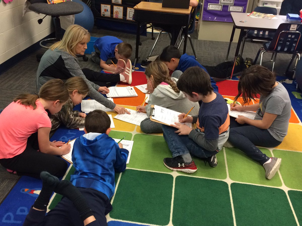 mrsroesch's tweet photo. I love observing moments that involve strong teacher/student relationships in the classroom! @bbaalmann1982 sets a great example! #dhefamily https://t.co/NQm53aVVG4