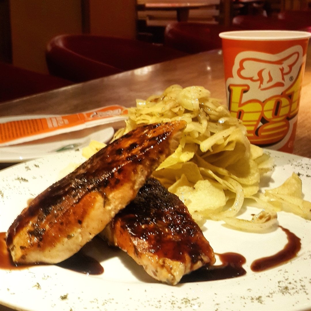 HOTRestaurante's tweet photo. Salmón teriyaki 🐟❤️ https://t.co/jvUukrL2Km