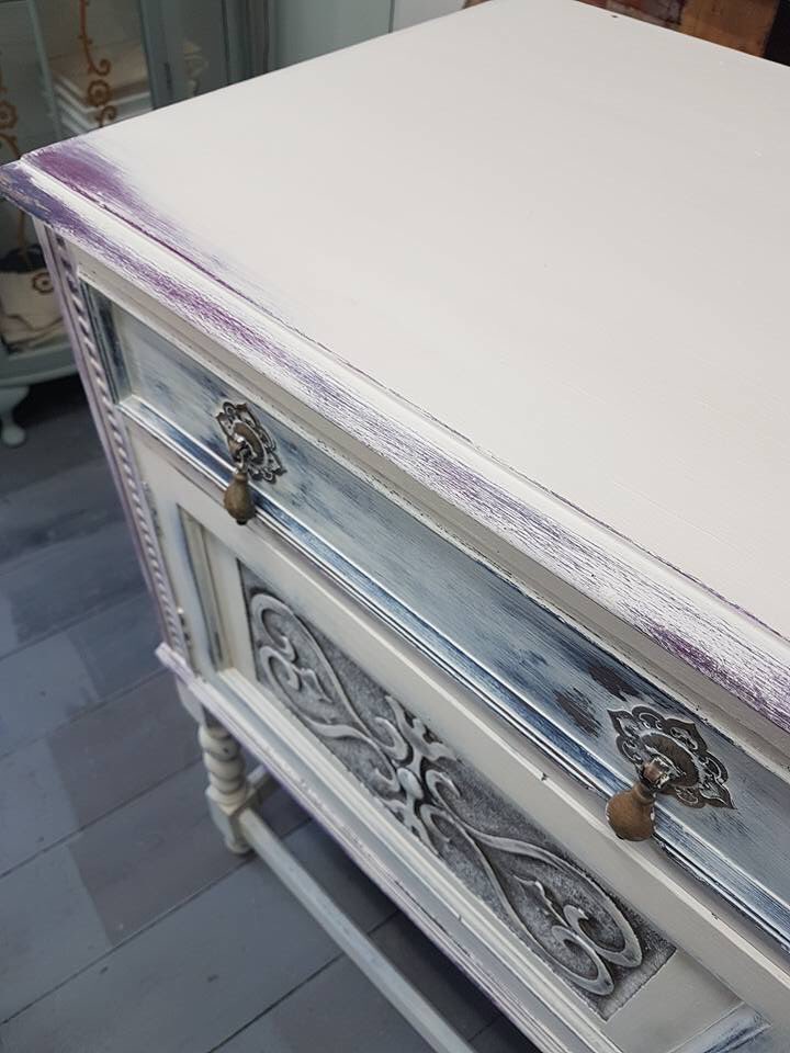 EdieMaes's tweet photo. Presently taking me so much longer to completely pieces, this has been in the pipeline for a few weeks now...loving working with layers.. #UpcycledHour #EdieMaes #Blandford #Dorset #UpcycledCollective https://t.co/oflYNhdJ9P