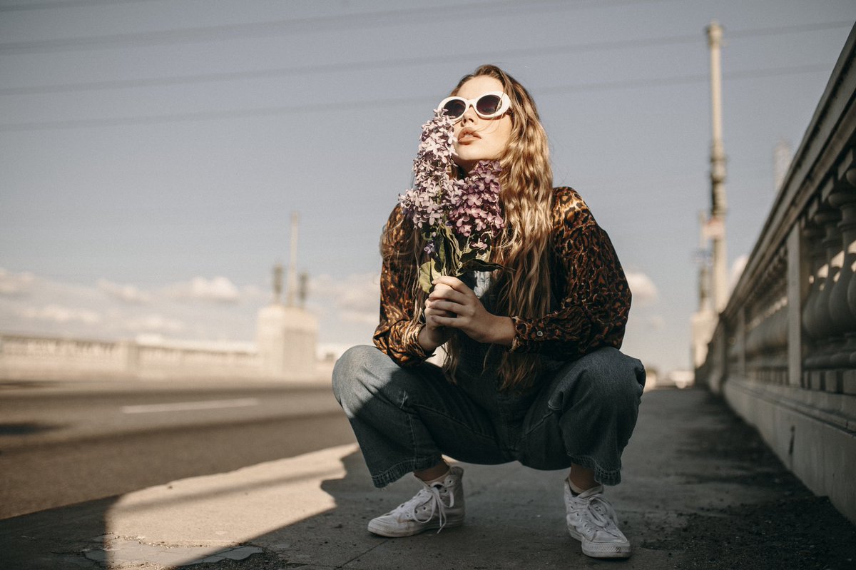 TaylorNoelle's tweet photo. #taylorkrausephoto in downtown LA yesterday with @SadeKatarina ✨ https://t.co/cpm3SWCOST
