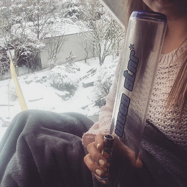Weed_Lex's tweet photo. Last winter days... ⛄️
#weedlex #blond #bong #cannabis #dope #ganja #green #girl #high #joint #keepsmokin #maryjane #marijuana #pothead #redeyes #stoned #baked #smoke #weed #selfie #goodmorning #winter https://t.co/6ceNL8D7j4