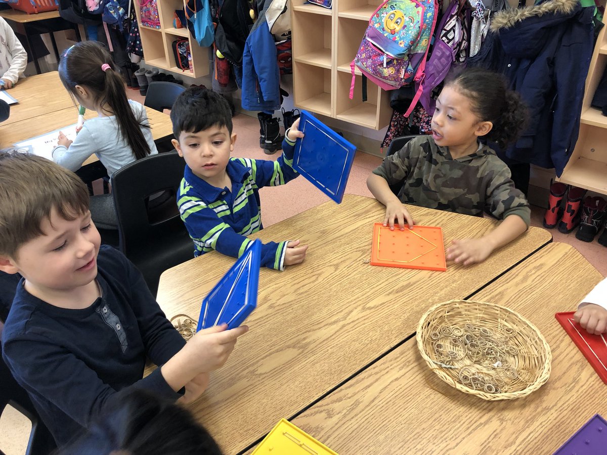 ABunkiewicz's tweet image. Creating shapes using geoboards. #mathbehavior